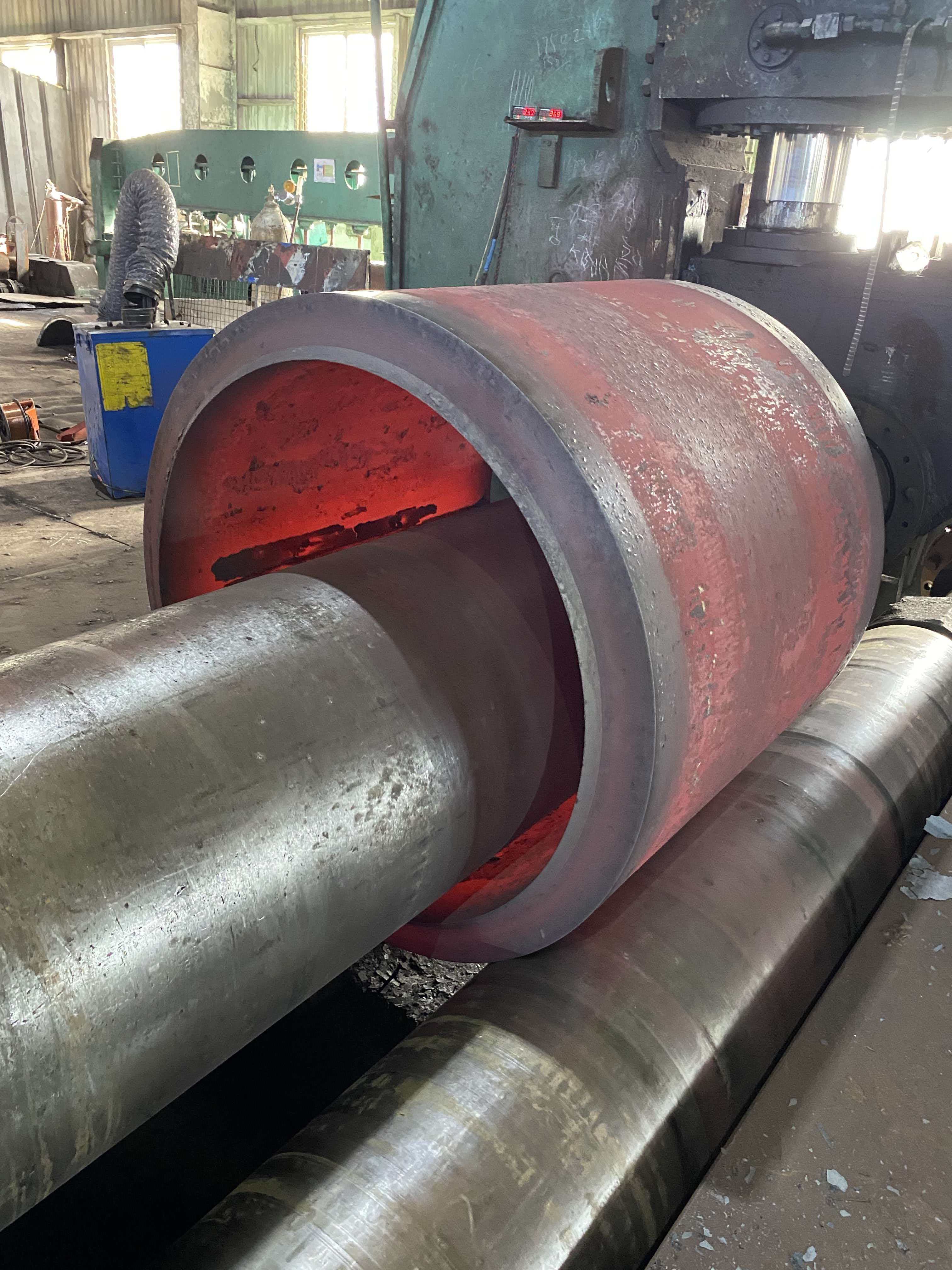 Hot rolled steel pipe